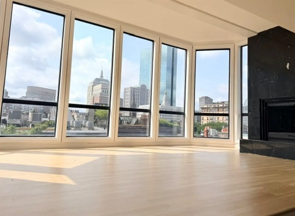 2 bed, 3.0 bath, 9999 sqft, $6,300 — Photo 2
