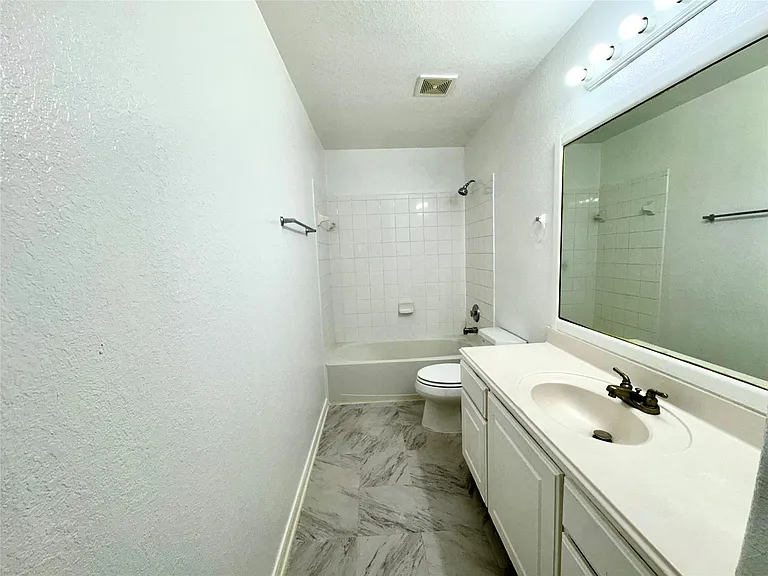 8435 Resada Park Ln — Photo 14