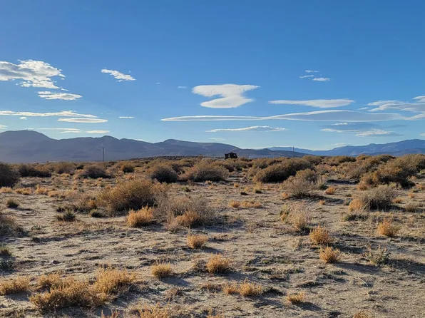 5715 Nectarine St, Silver Springs, NV 89429