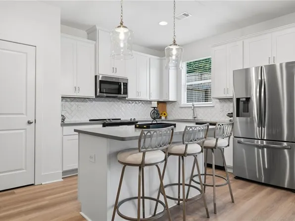 5768 Calle Vista Dr, Lithonia, GA 30058