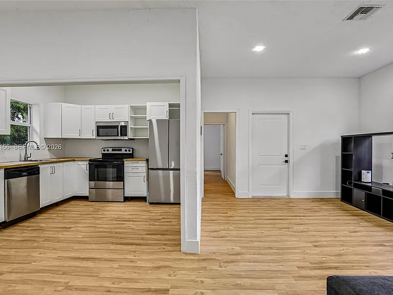 130 NW 85th St — Photo 14