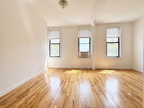 2nd image of 1934 Madison St #2RA
