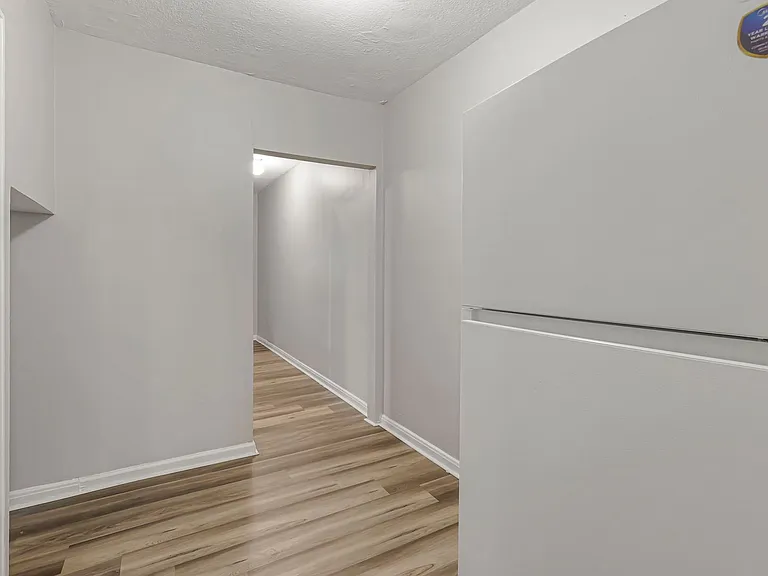 987 Lilley Ave — Photo 15