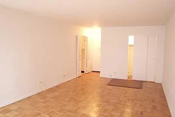 Rented by Buchbinder & Warren | media 31