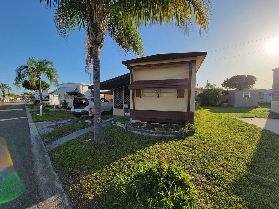 1st image of 4000 24th St N #421