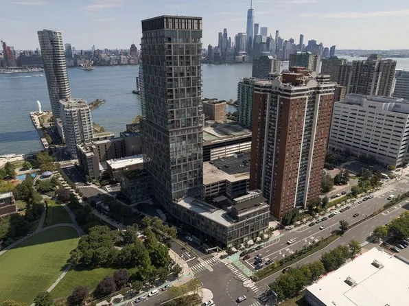 75 Park Lane South image 31 of 39