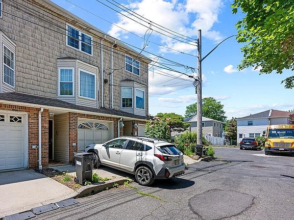 4th image of 34 Francine Ln