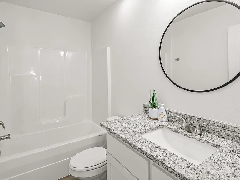 581 W Pickens Rd — Photo 15