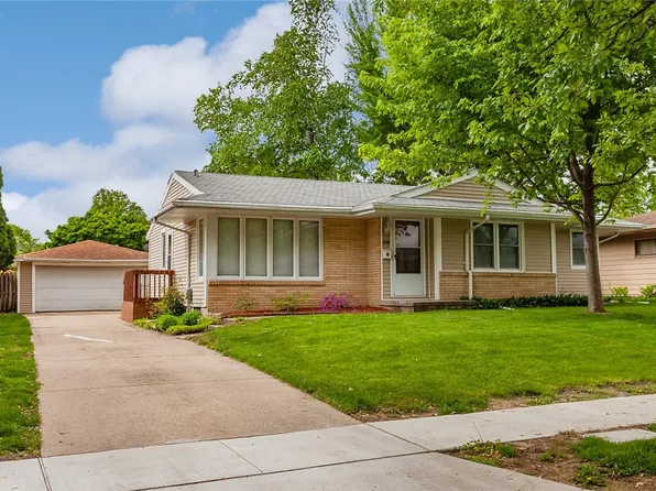 3506 Crestmoor Pl, Des Moines, IA 50310