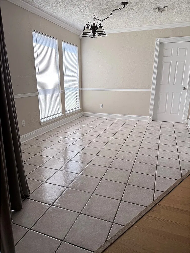2 bed, 2.0 bath, 1341 sqft, $1,650 — Photo 4