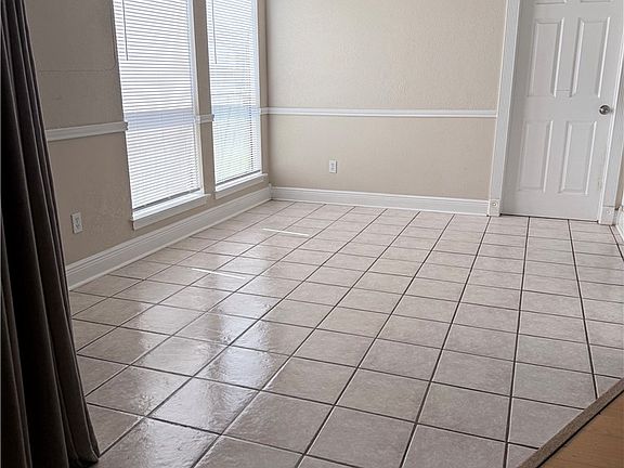 4th image of 4645 Vail St
