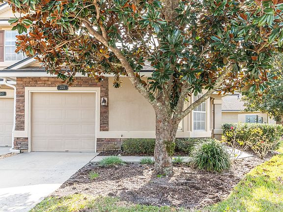 5th image of 221 Wooded Crossing Cir