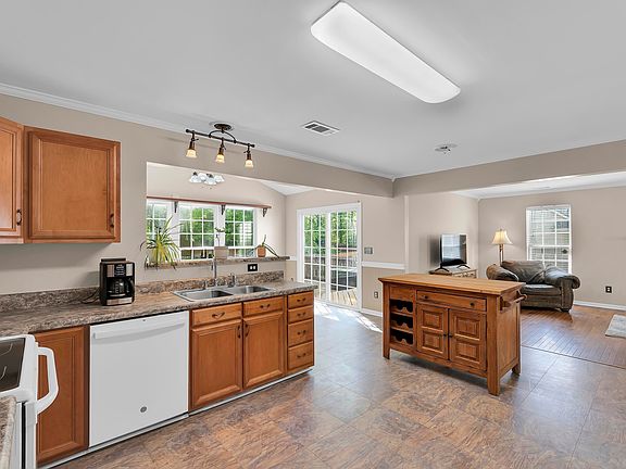 2nd image of 415 Scarlet Oak Dr