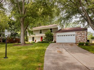 30655 Pebblestone Ct, Beverly Hills, MI