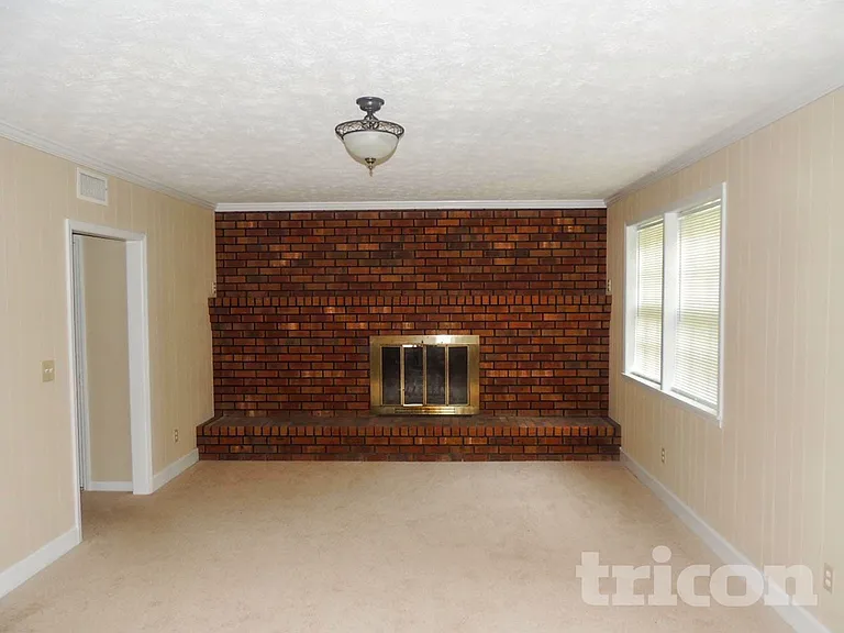 1431 Tall Pines Dr — Photo 2