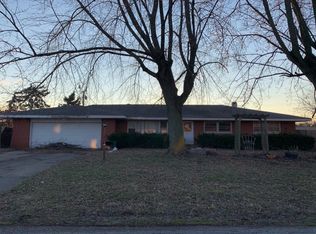 6757 Adams St, Merrillville, IN 46410