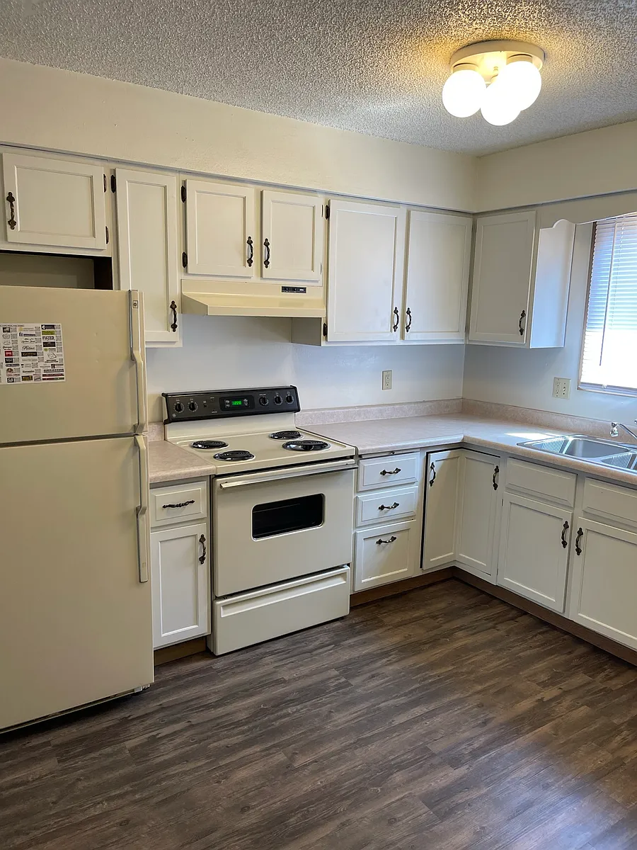 Building Photo - 807 E Washington St #5
