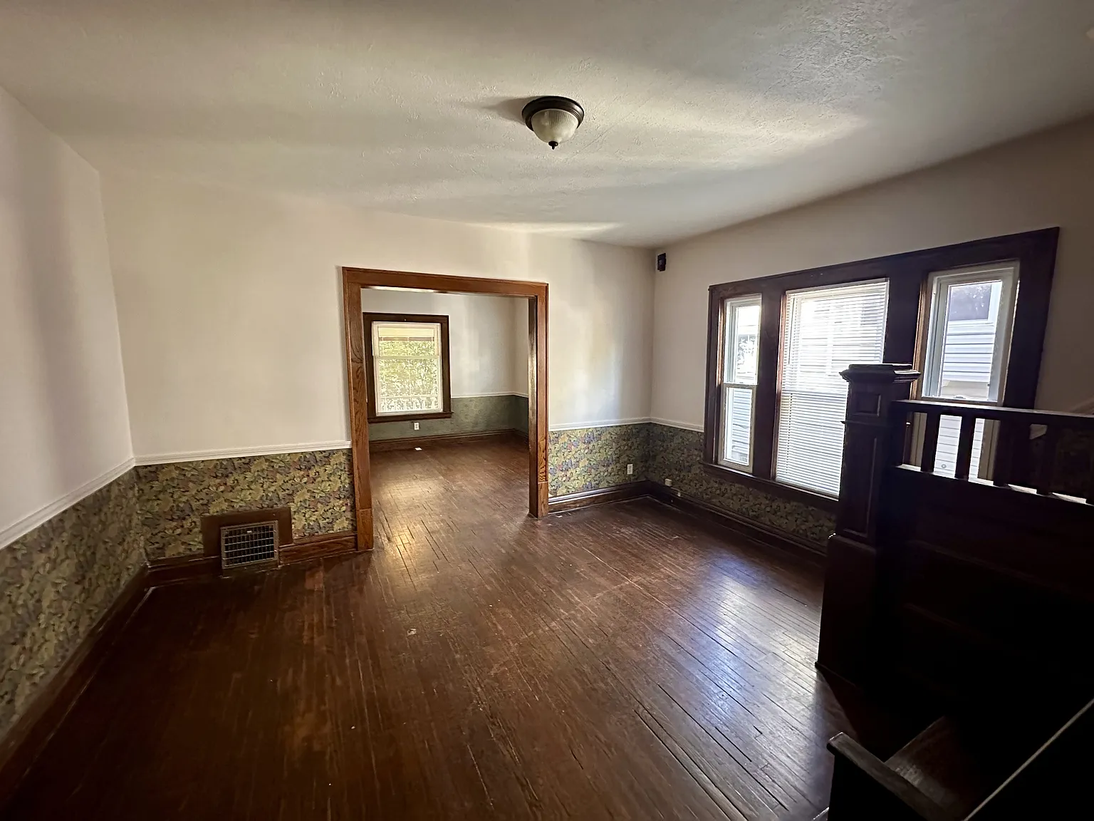 464 Crestwood Avenue - A — Photo 4