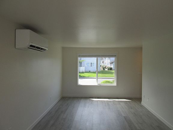 2nd image of 421-425 W Fairhaven Ave #421