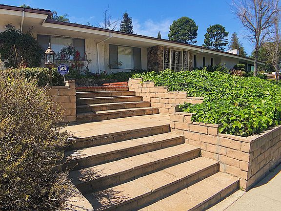 4th image of 3067 Corda Dr
