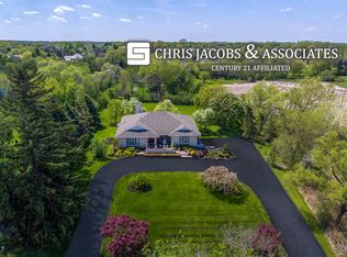 102 Haman Rd, Inverness, IL 60010