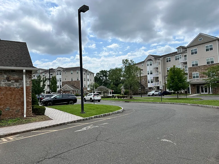 425 Tower Blvd #425 — Photo 31