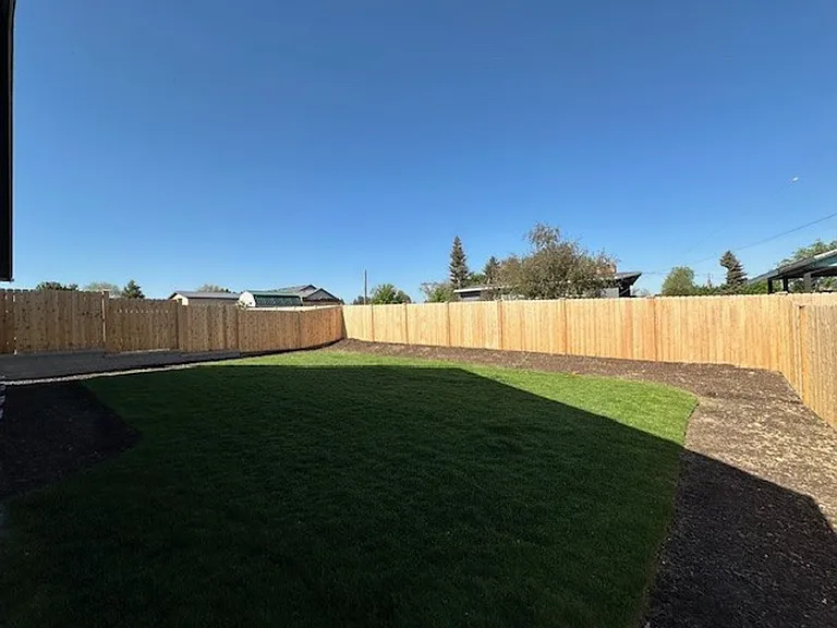 710 NE Rickenbacker Rd — Photo 24