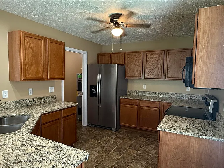 403 Cedar Hollow Dr — Photo 5