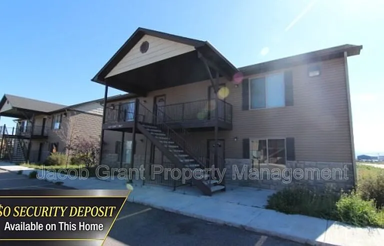 245 Opal Ct #2H — Photo 1