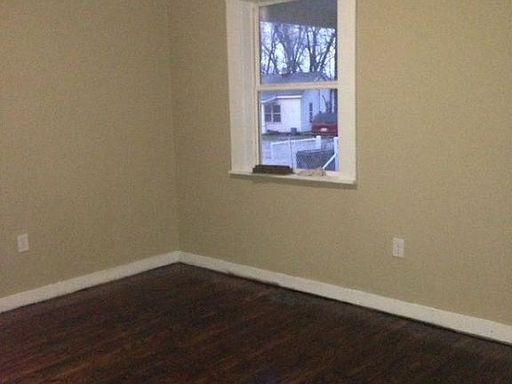 4th image of 231 W 15th St