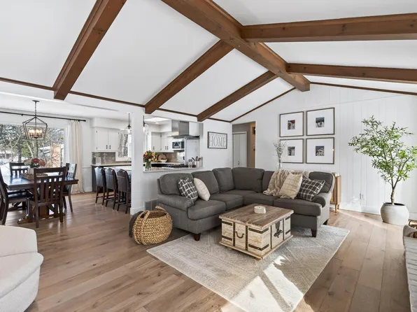 3551 Lilac Ln, Minnetonka, MN 55345