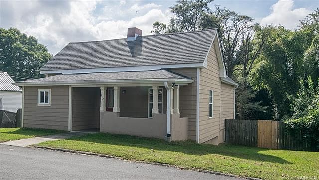 1st image of 912 Holmes St