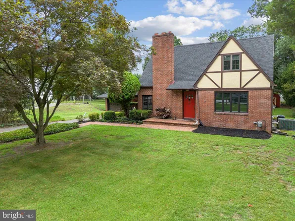 15 Gravers Ln, Blackwood, NJ 08012