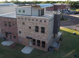 557 S Fretz Ave, Edmond, OK 73003