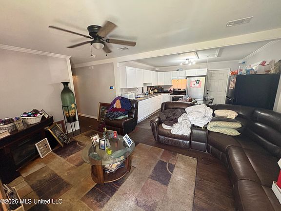 2nd image of 4301 Briggs St
