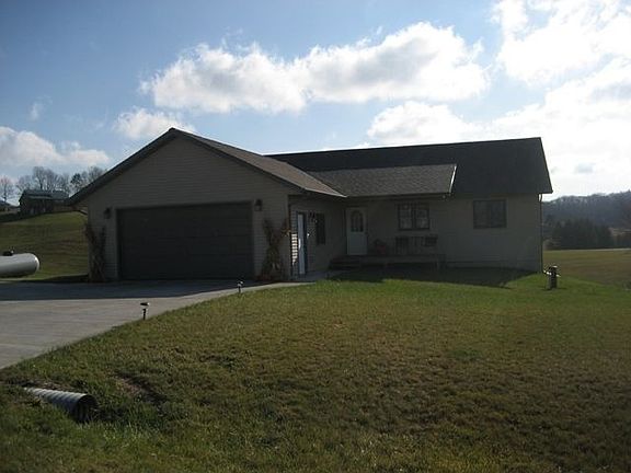 3rd image of E2651 Remington Dr