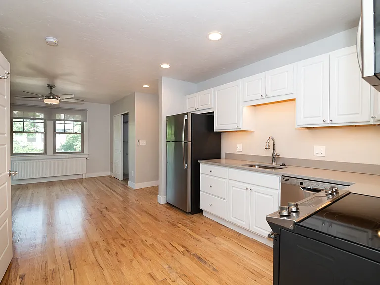 777 N Corona St — Photo 40