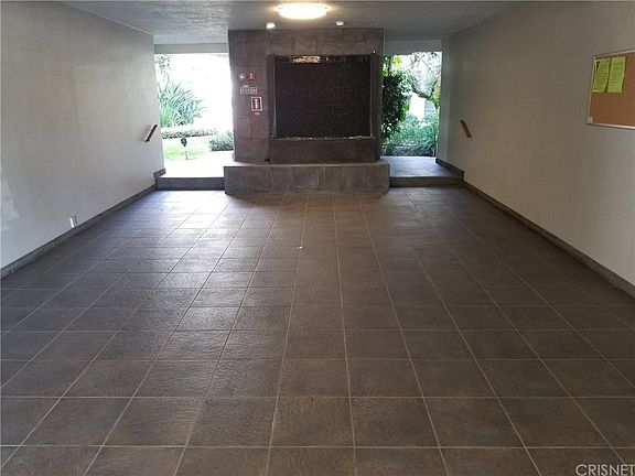 5th image of 5134 White Oak Ave #324