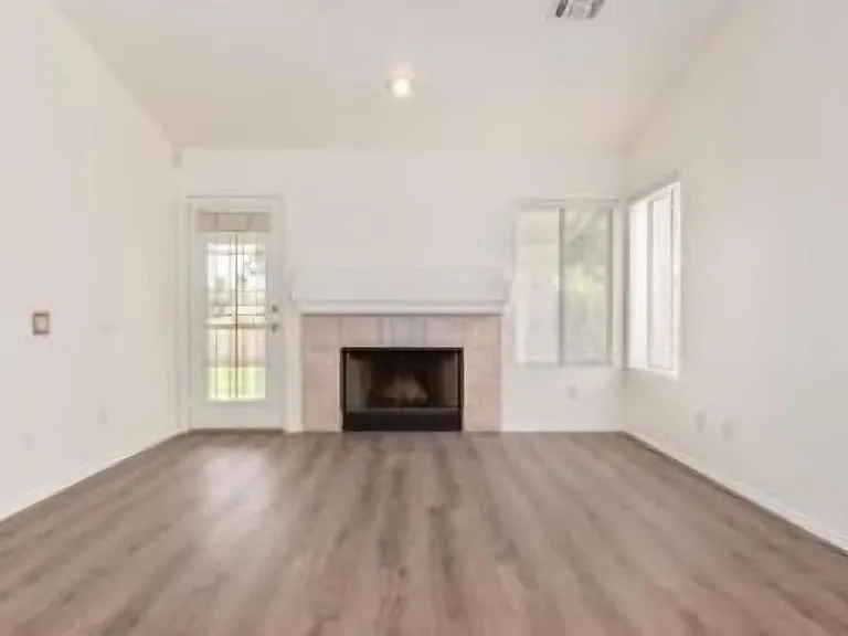 6373 W Irma Ln — Photo 6