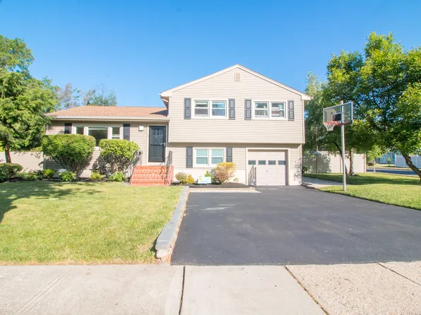 2 Kemp Dr, Springfield, NJ 07081