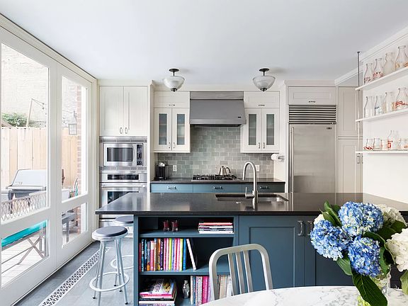 4th image of 31 W 93rd St #Townhouse
