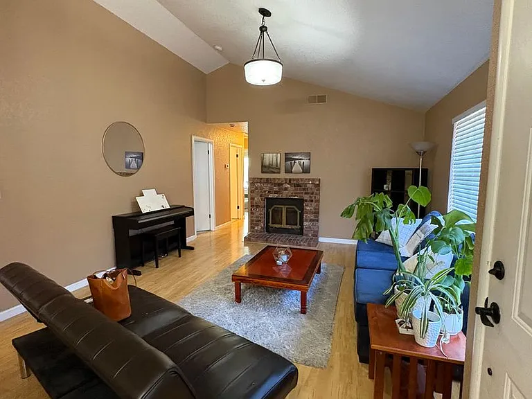 4465 Sunrise Ct — Photo 1
