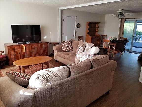 2nd image of 13 Magnolia Ct