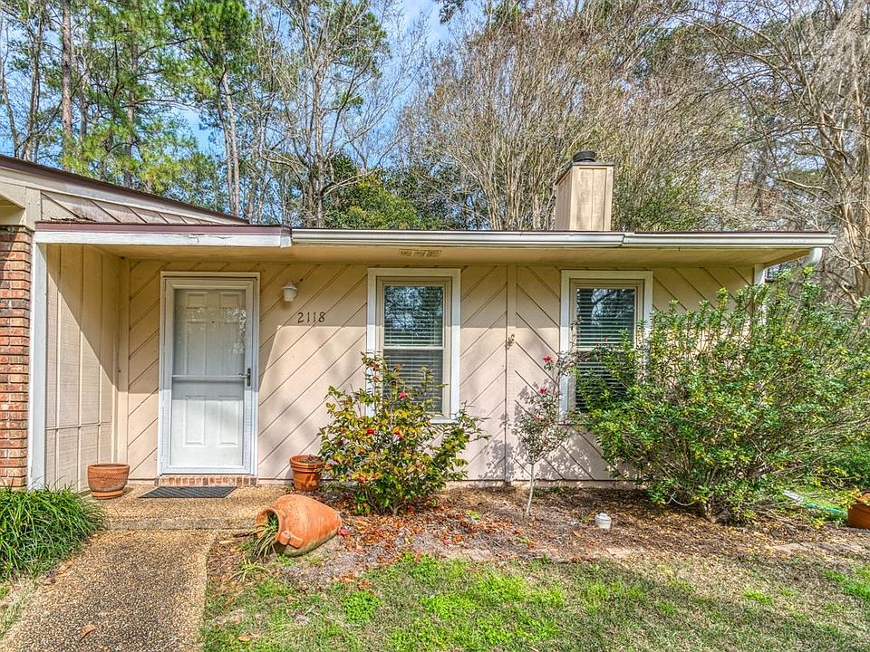 1st image of 2118 Victory Garden Ln