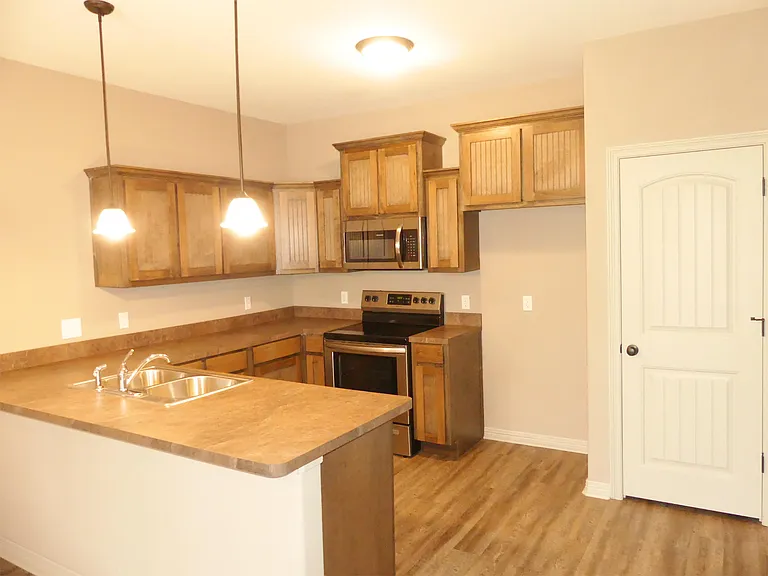 101 W Capps St #D — Photo 30