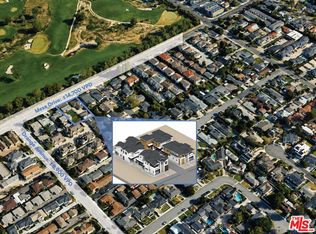 215 Mesa Dr, Costa Mesa, CA 92627