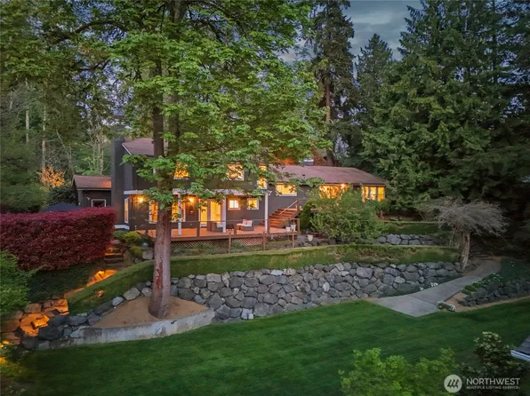 5901 84th Avenue SE, Mercer Island, WA 98040