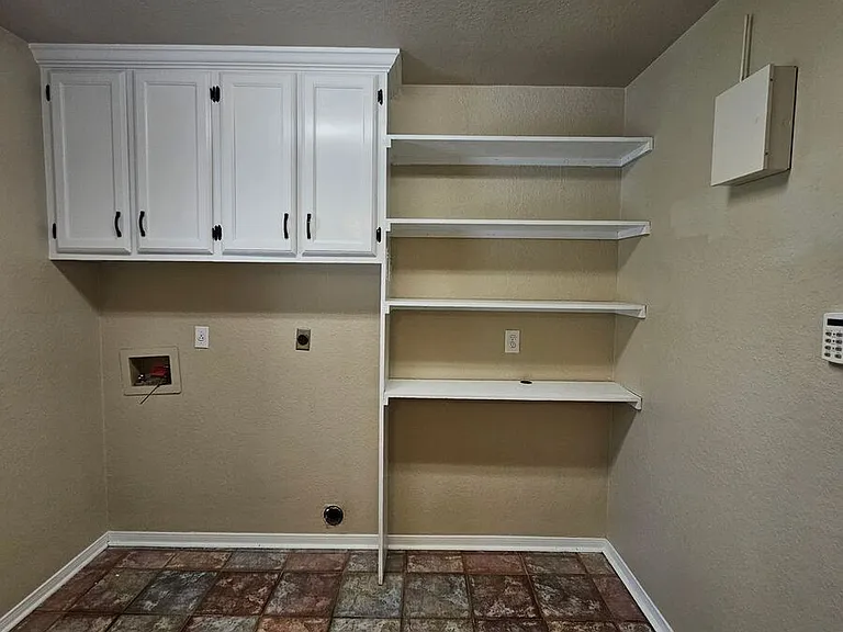 700 Racquet Ct — Photo 12