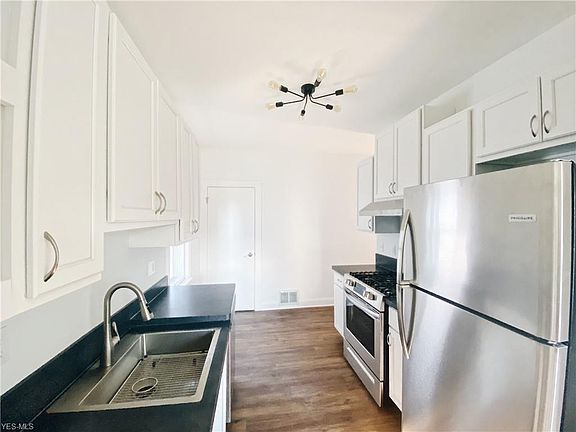 2nd image of 1612 Orchard Grove Ave