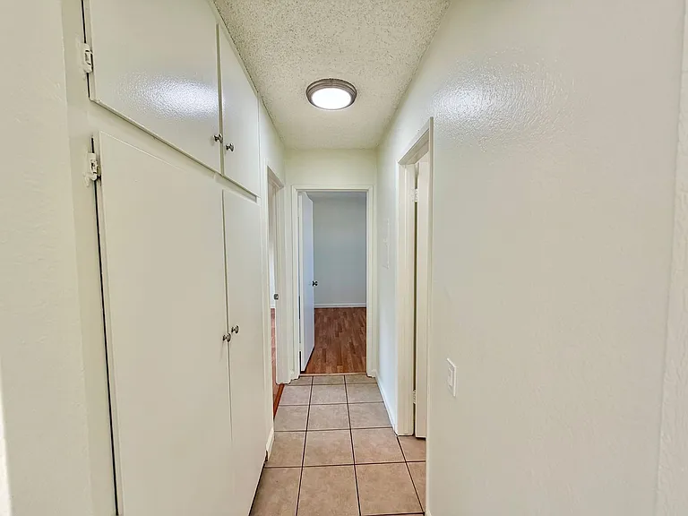 Westgate Villa Apartments — Photo 7